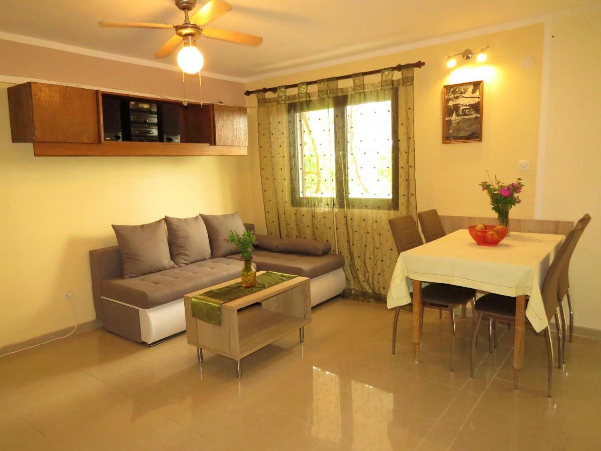 Great Apartment มาลีโลชินจ์ ภายนอก รูปภาพ