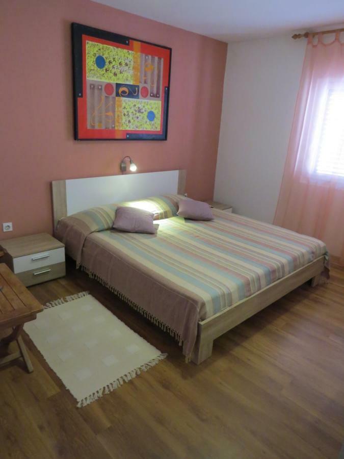 Great Apartment มาลีโลชินจ์ ภายนอก รูปภาพ
