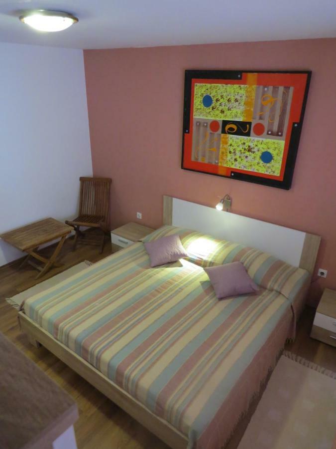 Great Apartment มาลีโลชินจ์ ภายนอก รูปภาพ